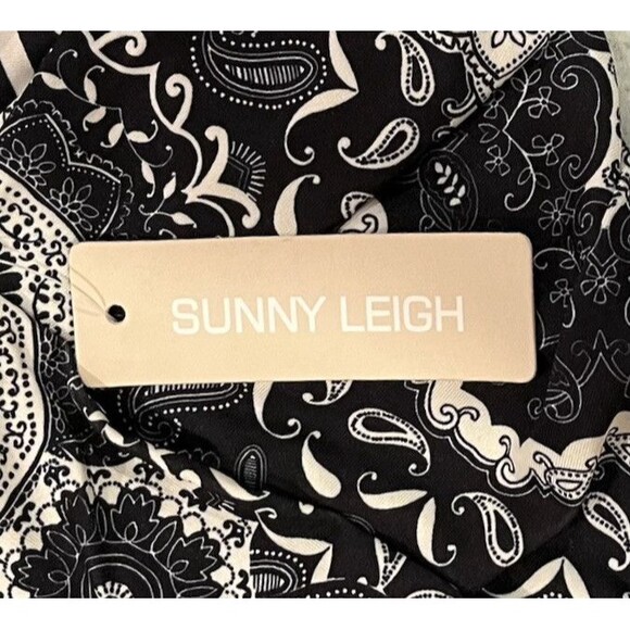 SUNNY LEIGH Women’s Black/White Medallion 3/4 Sleeve Peasant Blouse Size 1X NWT - Picture 7 of 7